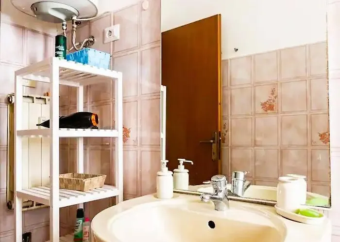 Apartament Con Balcone A San Giovanni, Piano Alto Con Vista Su *